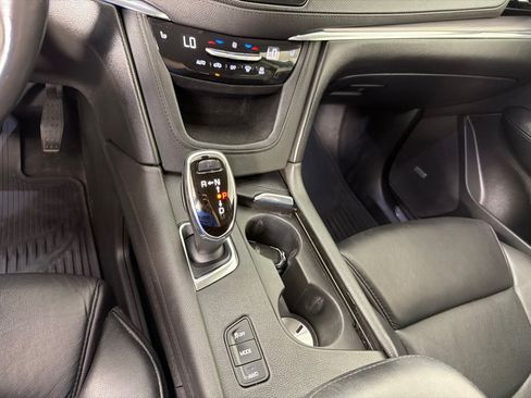 Used 2019 Cadillac XT5 Luxury AWD/4WD image 18