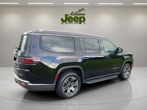 Used 2022 Jeep Wagoneer Series III AWD/4WD image 9