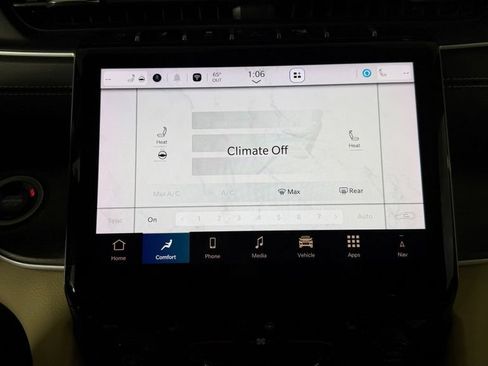Used 2024 Jeep Grand Cherokee Limited w/ Trailer Tow Package AWD/4WD image 22