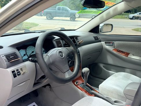 Used 2003 Toyota Corolla LE FWD image 9