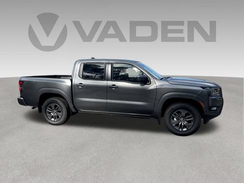 Used 2025 Nissan Frontier SV RWD image 34
