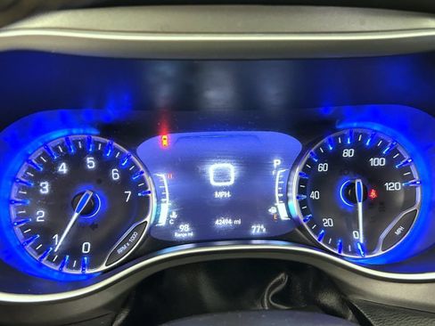 Certified 2022 Chrysler Pacifica Touring-L FWD image 14