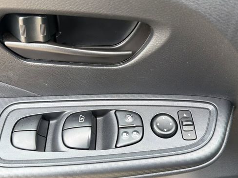 Used 2025 Nissan Versa S w/ Trunk Package FWD image 17