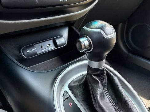 Used 2018 Kia Soul FWD image 31