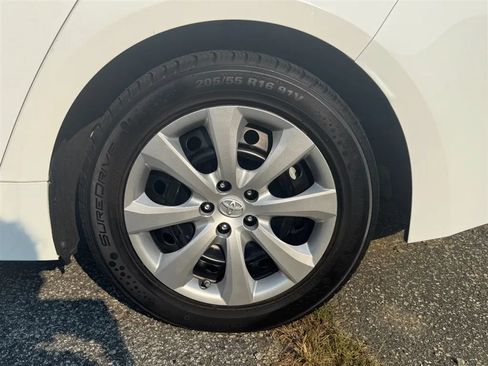 Used 2021 Toyota Corolla LE FWD image 36