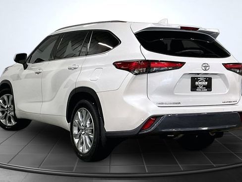 Used 2022 Toyota Highlander Limited AWD/4WD image 15