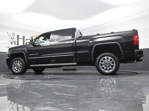 Used 2019 GMC Sierra 2500 Denali w/ Duramax Plus Package AWD/4WD image 56