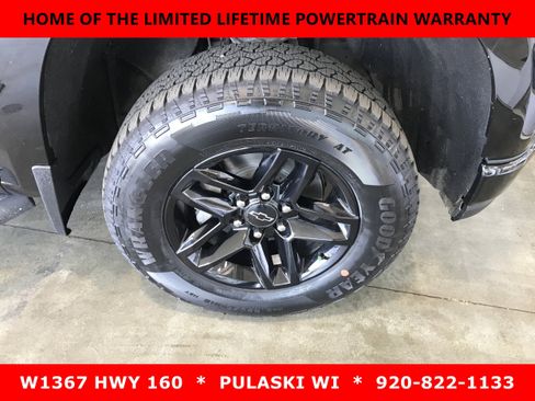 Used 2020 Chevrolet Silverado 1500 LT Trail Boss AWD/4WD image 3