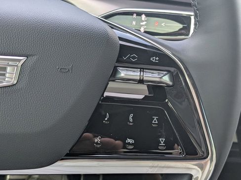 New 2026 Cadillac Vistiq Luxury w/ LPO, Floor Liner Package image 33