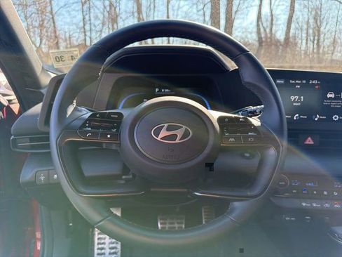 Certified 2025 Hyundai Elantra Sport image 19