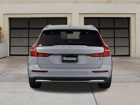 Certified 2025 Volvo V60 B5 Cross Country Plus AWD/4WD image 5