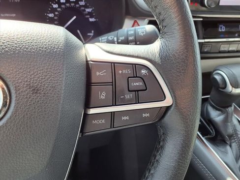 Certified 2021 Toyota Sienna XLE image 23