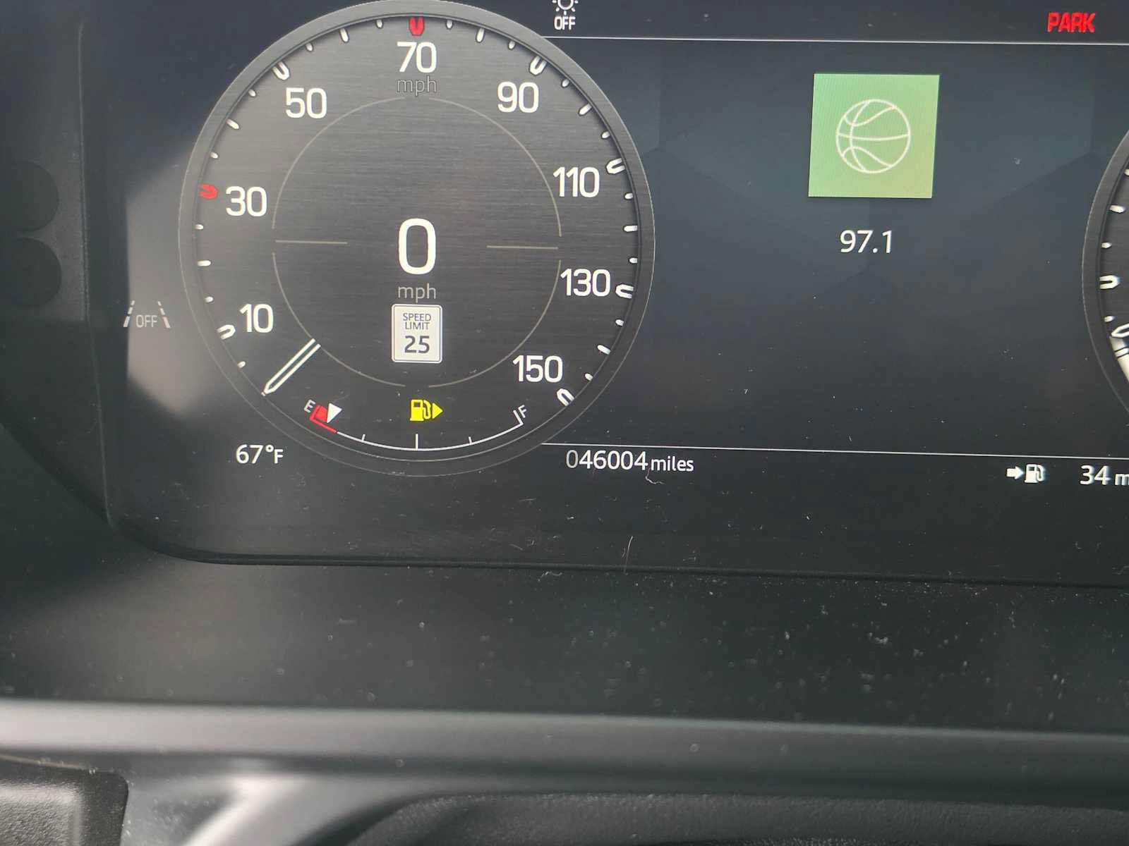 Used 2024 Land Rover Defender 110 X-Dynamic SE AWD/4WD image 24