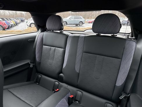 New 2026 MINI Cooper 2-Door Hardtop FWD image 19