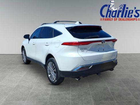 Certified 2023 Toyota Venza XLE image 5