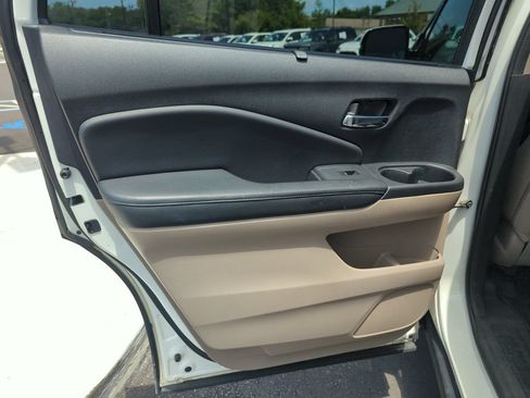 Used 2017 Honda Pilot Touring image 29