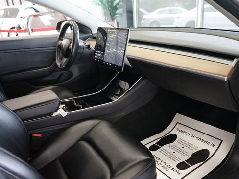 Used 2018 Tesla Model 3 Long Range image 39