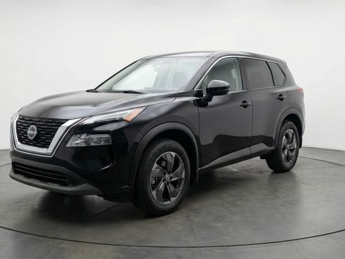 Used 2025 Nissan Rogue SV image 3