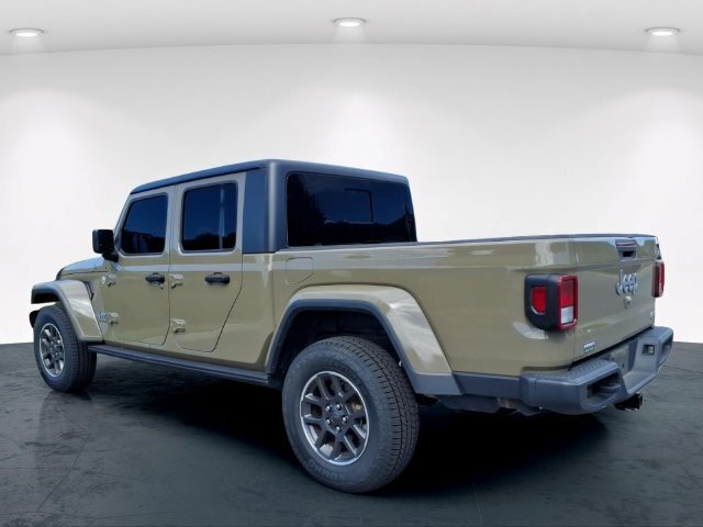 Used 2020 Jeep Gladiator Overland w/ Cold Weather Group AWD/4WD image 21