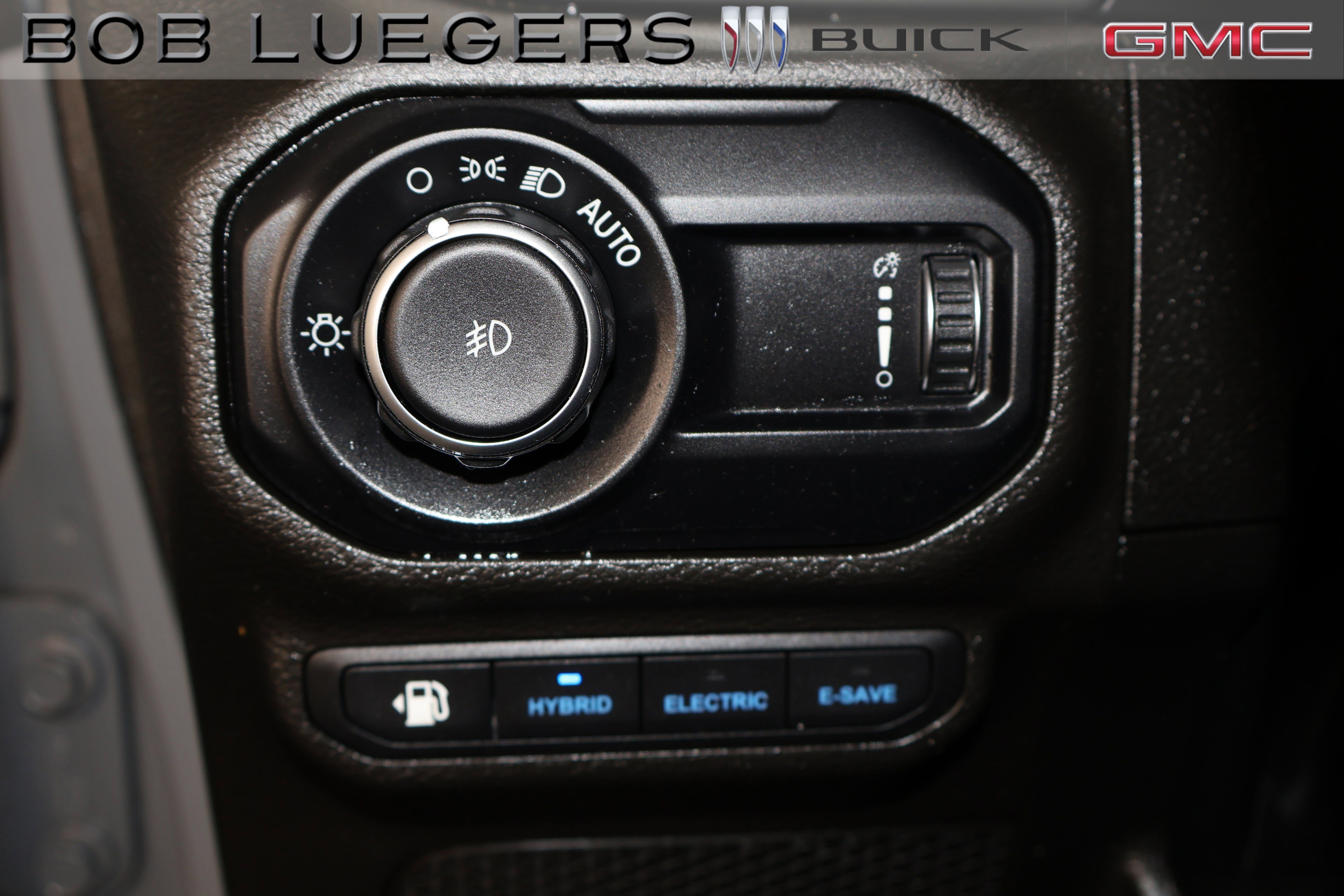 Used 2023 Jeep Wrangler Unlimited w/ Cold Weather Group AWD/4WD image 23