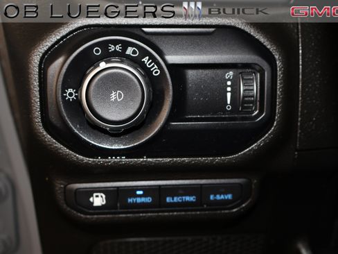 Used 2023 Jeep Wrangler Unlimited w/ Cold Weather Group AWD/4WD image 23