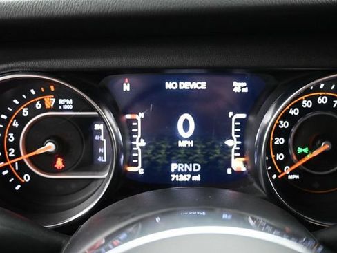 Used 2021 Jeep Wrangler Unlimited Sahara w/ Uconnect 4C Nav & Sound Group AWD/4WD image 9