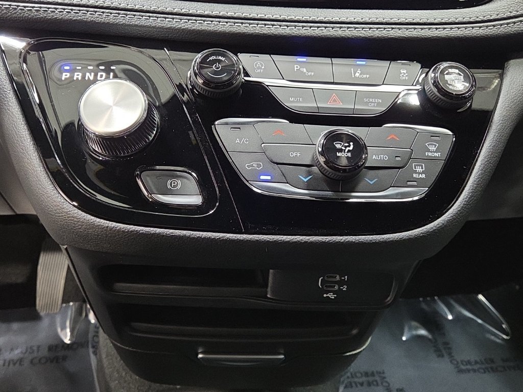 New 2026 Chrysler Pacifica Select w/ S Appearance Package FWD image 22