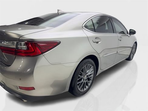 Used 2018 Lexus ES 350 w/ Premier Package image 13
