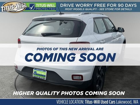 Used 2025 Hyundai Venue SEL FWD image 4