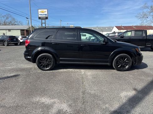 Used 2020 Dodge Journey SE w/ Blacktop Package image 4