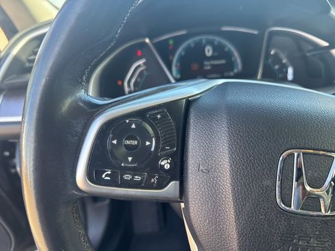 Used 2018 Honda Civic Touring image 16