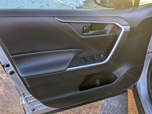 Used 2020 Toyota RAV4 LE image 14