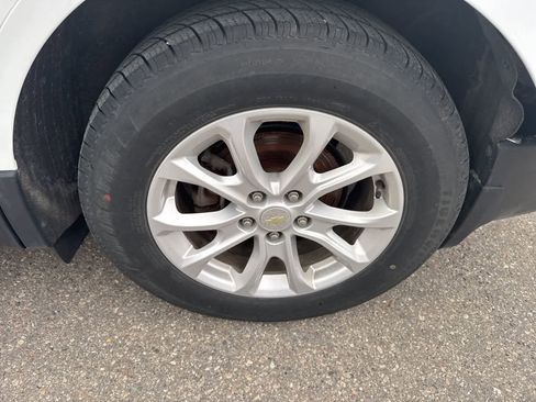 Used 2019 Chevrolet Equinox LT w/ Driver Convenience Package image 7