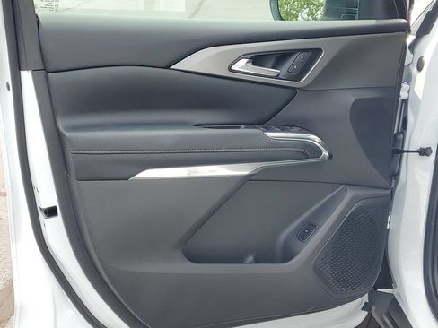 Used 2025 Chevrolet Traverse LT w/ Driver Confidence Package FWD image 21
