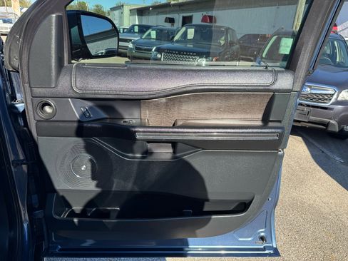 Used 2019 Ford Expedition Limited w/ Texas Edition Package image 18