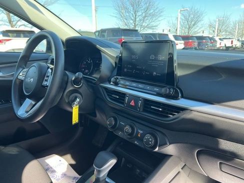 Certified 2023 Kia Forte LXS w/ LXS Technology Package image 32