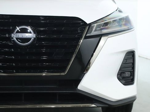 Certified 2024 Nissan Kicks SR image 8