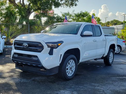 Used 2025 Toyota Tacoma SR5 RWD image 6