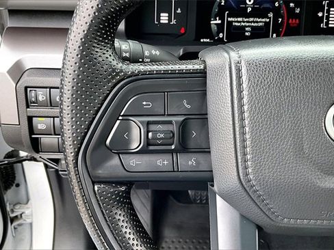 Used 2025 Toyota Tacoma SR5 image 10