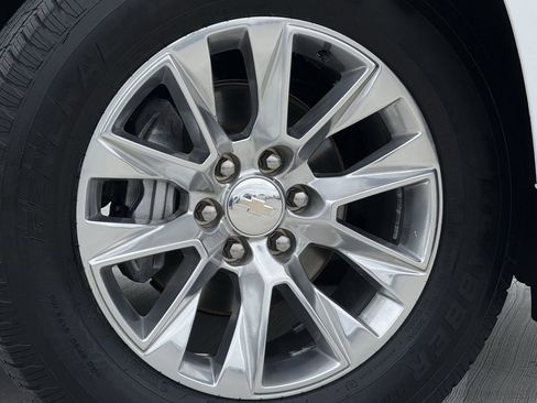 Certified 2023 Chevrolet Suburban Premier image 10