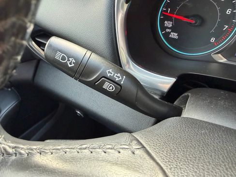 Used 2022 Chevrolet Traverse LT image 23