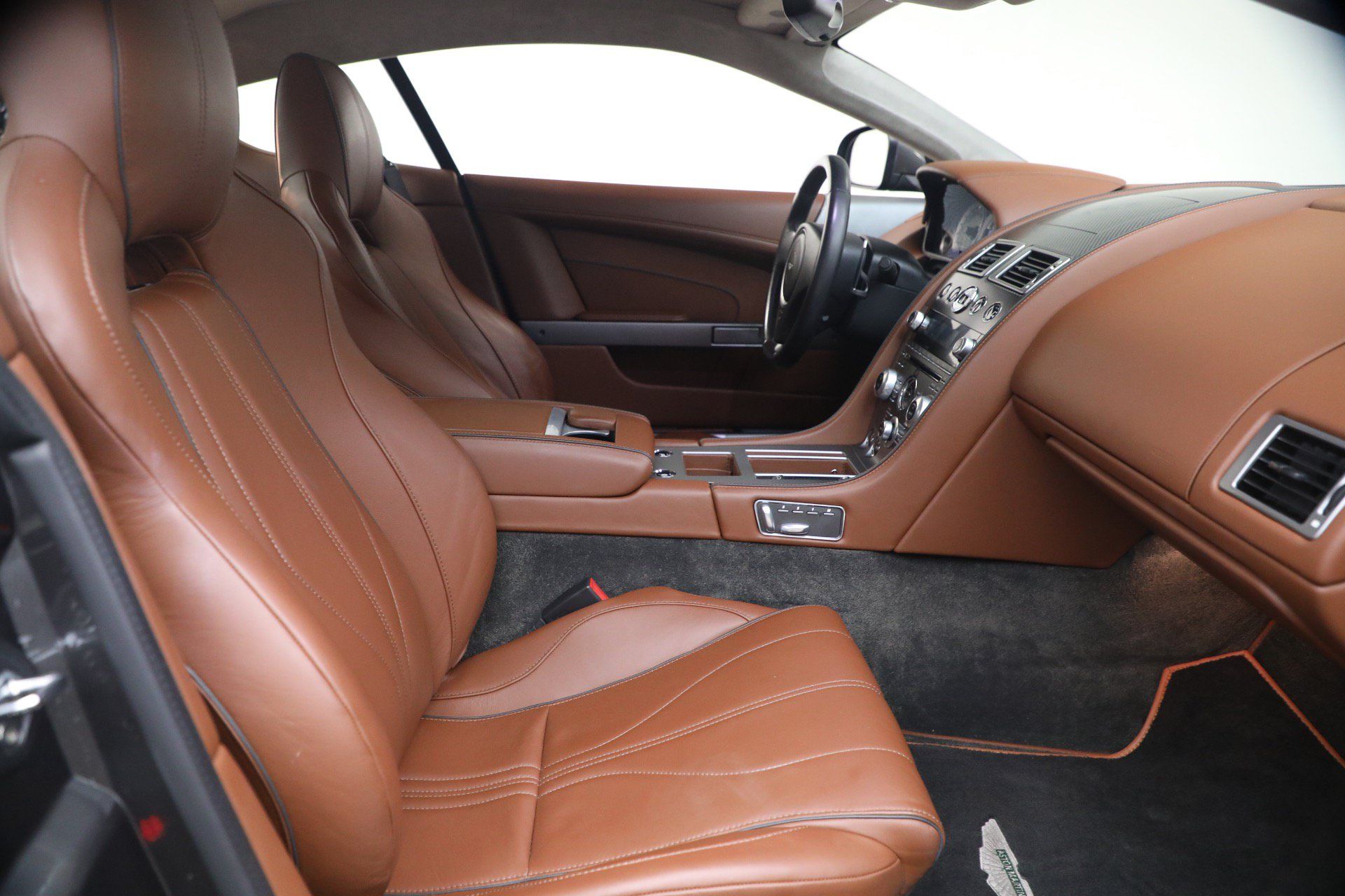 Used 2014 Aston Martin DB9 Coupe RWD image 18