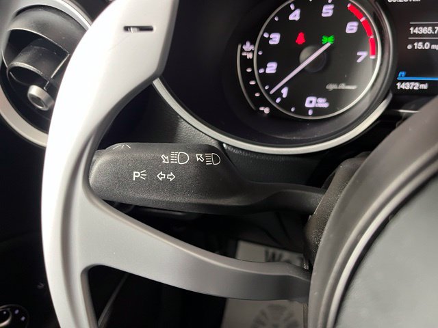 Used 2023 Alfa Romeo Stelvio Veloce AWD/4WD image 23