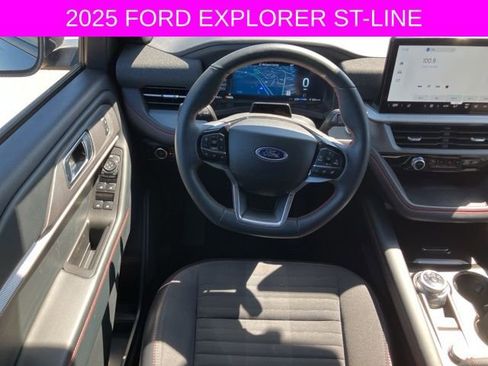 Used 2025 Ford Explorer ST-Line w/ ST-Line Street Pack image 23