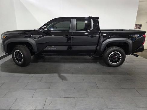 Used 2024 Toyota Tacoma TRD Off-Road w/ TRD Off Road Premium Package AWD/4WD image 2