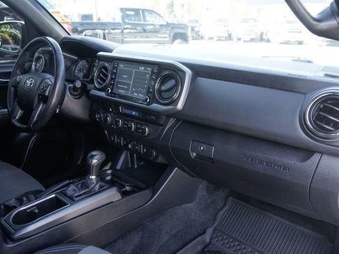 Used 2021 Toyota Tacoma TRD Off-Road w/ Technology Package AWD/4WD image 35
