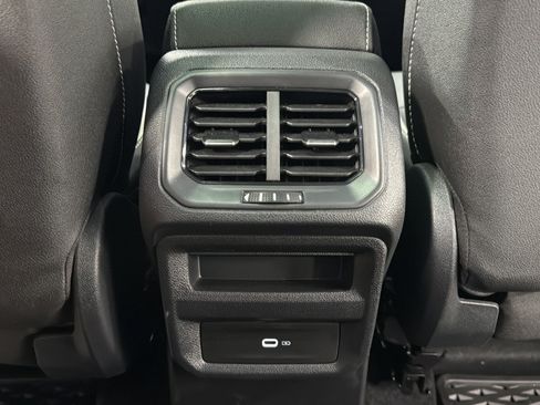 Certified 2025 Volkswagen Taos SEL AWD/4WD image 32