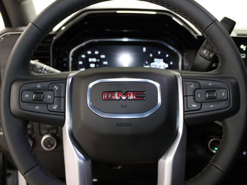 Used 2025 GMC Sierra 1500 SLE AWD/4WD image 44
