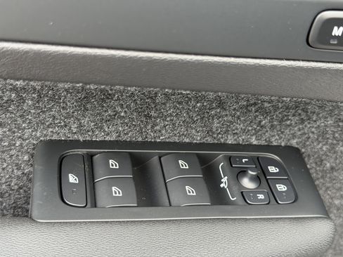 New 2026 Volvo XC40 B5 Core AWD/4WD image 16