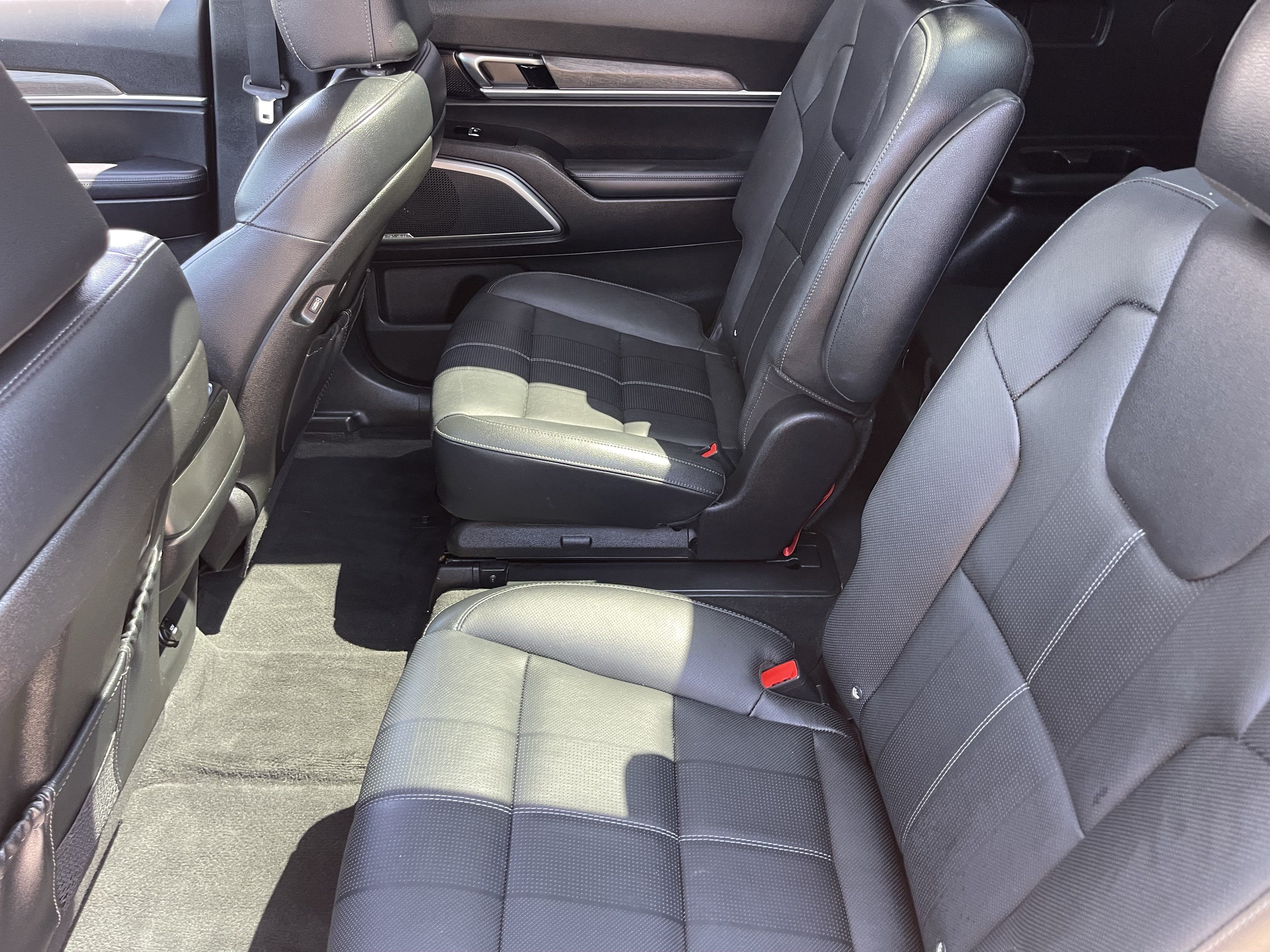 Used 2022 Kia Telluride SX FWD image 17